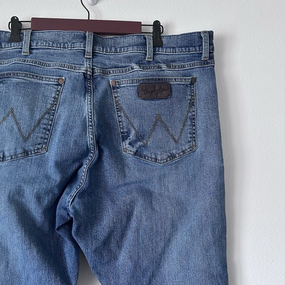 WRANGLER Retro Slim Boot Jeans 40 x 32 Medium Wash Zip Fly Mens Stretch Denim - Picture 7 of 14